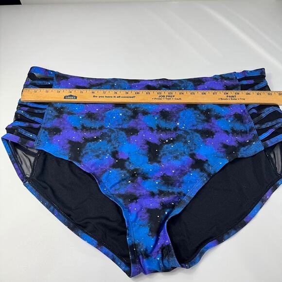 NWT Hot Topic Women's Galaxy High Waisted Swim Bikini Bottoms Plus Size 4X - Picture 9 of 12